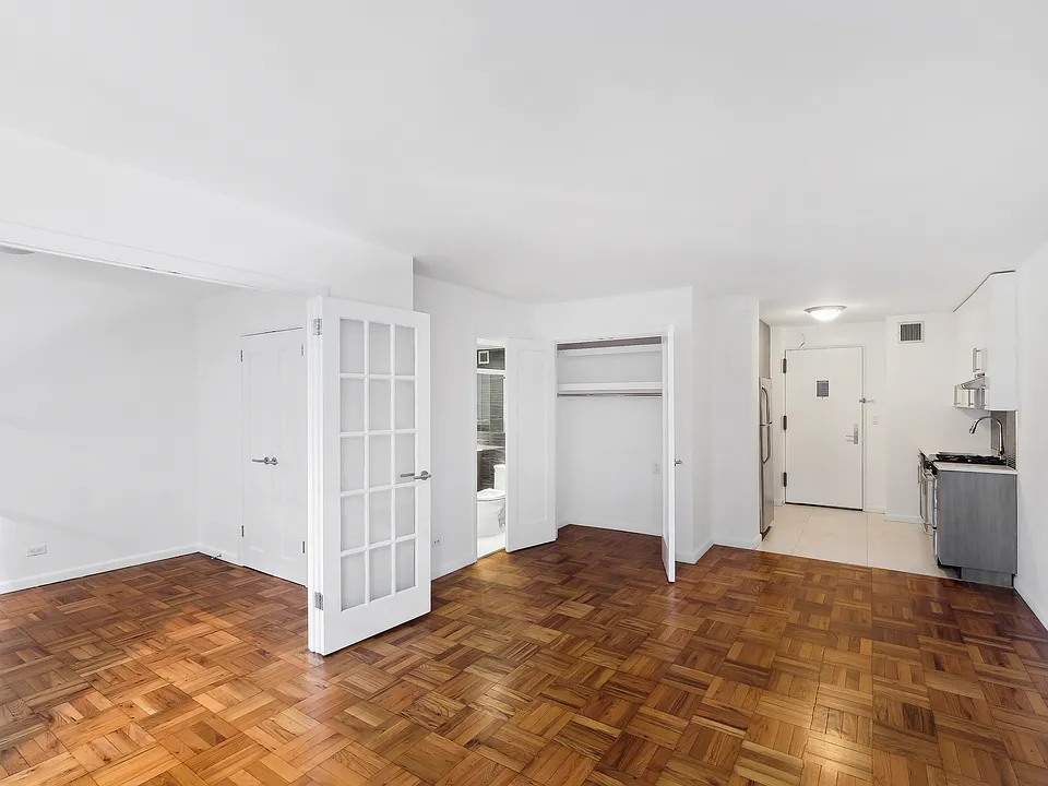 315 W 57th St #16F