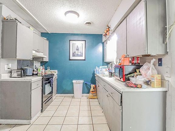 5th image of 2432 W Twin Springs St