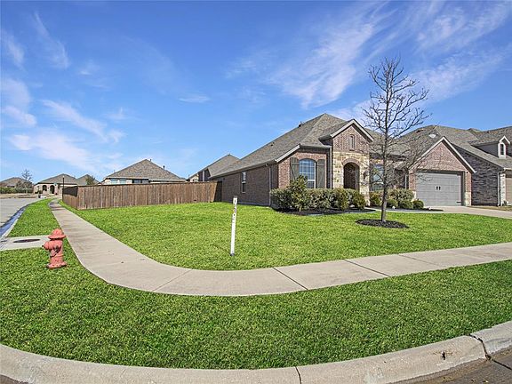 5th image of 1604 Village Creek Dr