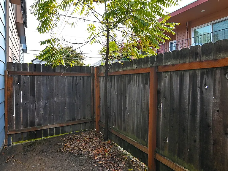 1437 High St — Photo 9