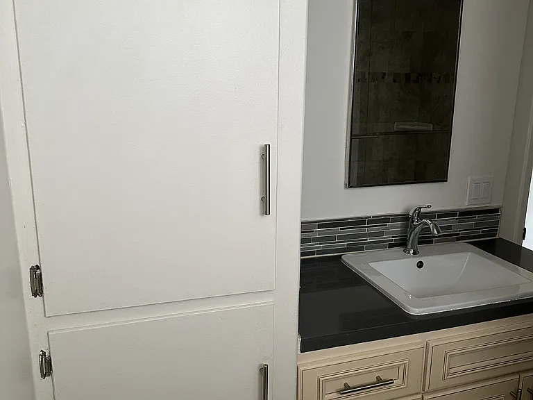 416 N Broadway — Photo 15