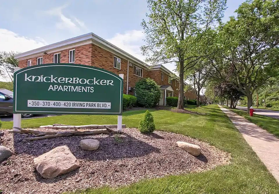 Knickerbocker Apartments