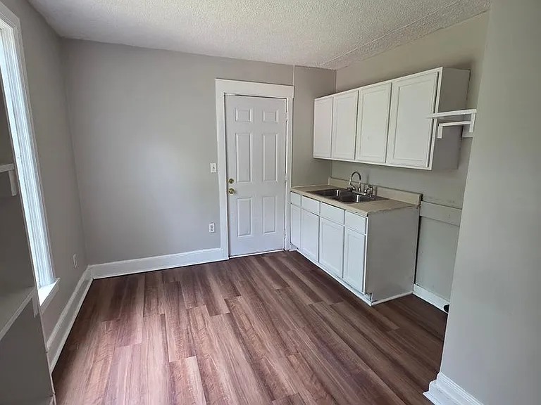 1407 Jerome Dr — Photo 3