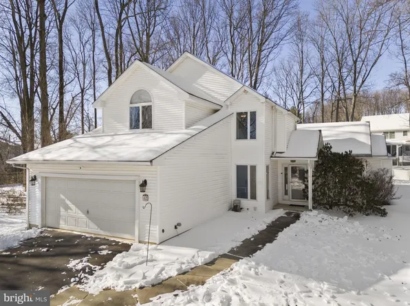 42 Sabre Ct, Newark, DE 19702
