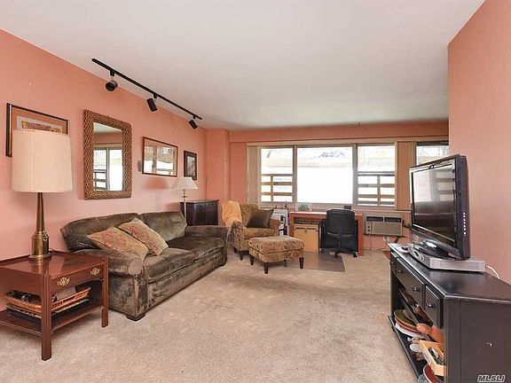 3rd image of 2915 W 5th St APT 17A