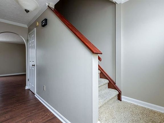 4th image of 1488 Yorktowne Dr