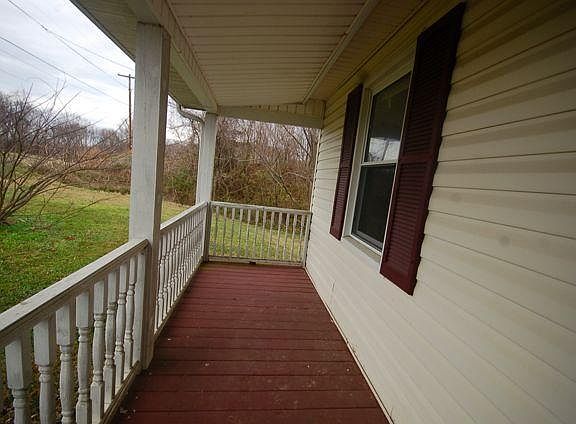 4th image of 1807 N Ave Ne