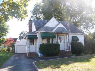 2422 Camp Ave, Bellmore, NY 11710