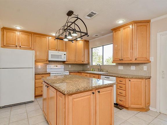 4th image of 1334 Briarmead Dr