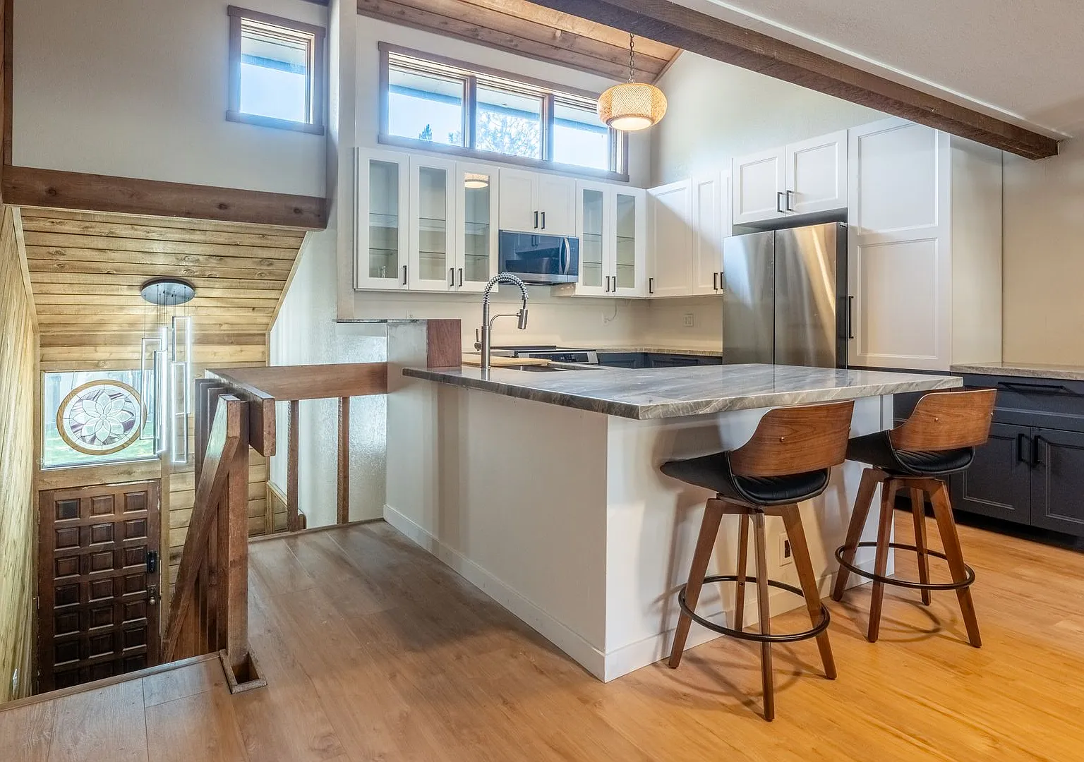 Spacious Snowcreek III Condo Winter Rental — Photo 4