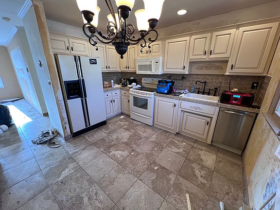 2nd image of 171 Auburn Ave #C