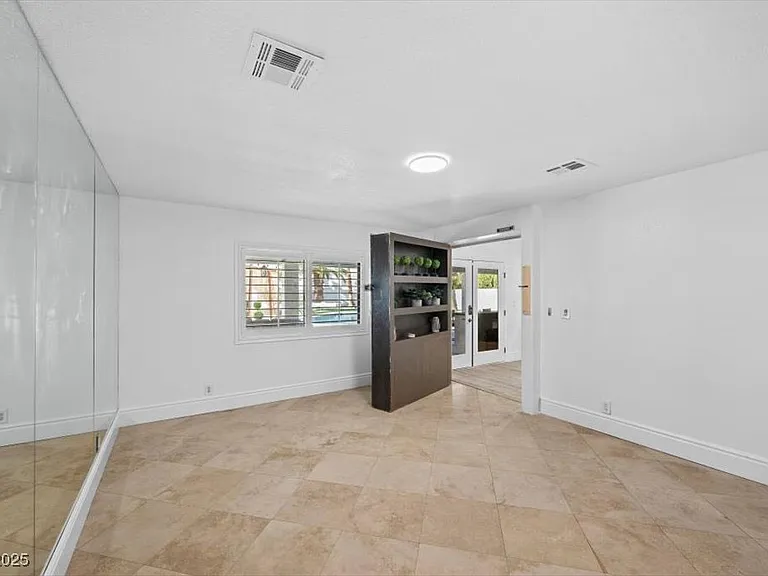 1695 Montessouri St — Photo 32