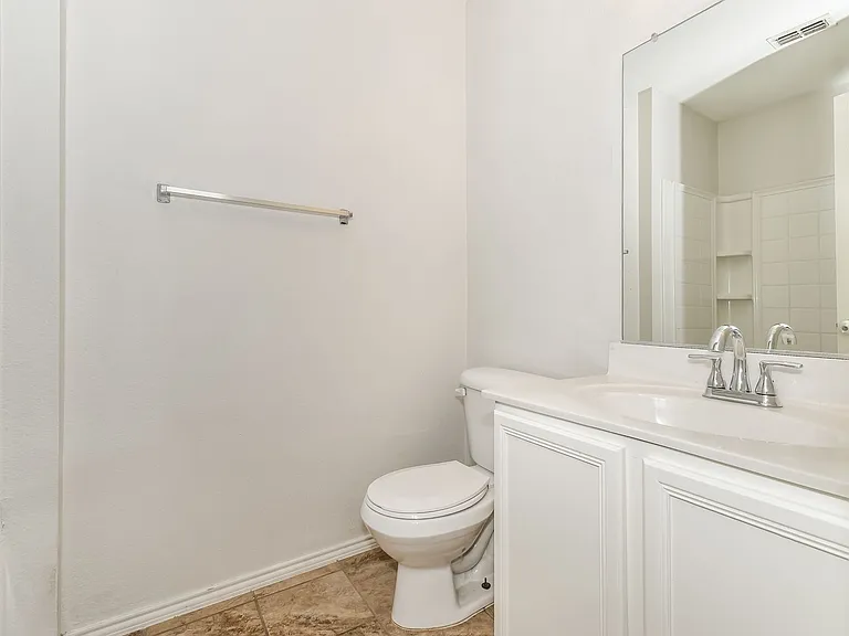 2704 Redwood St — Photo 18