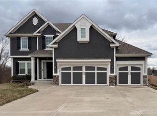 1200 Silverleaf Ct, Liberty, MO 64068