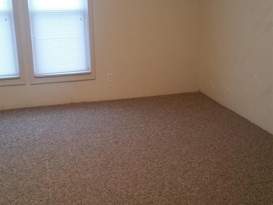 824 Davis Ave #2