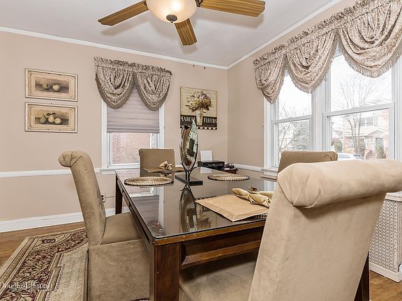 5th image of 40 Sylvia Ln