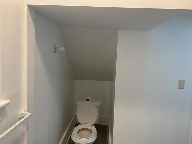 909 W 36th St #DOWNSTAIRS — Photo 8