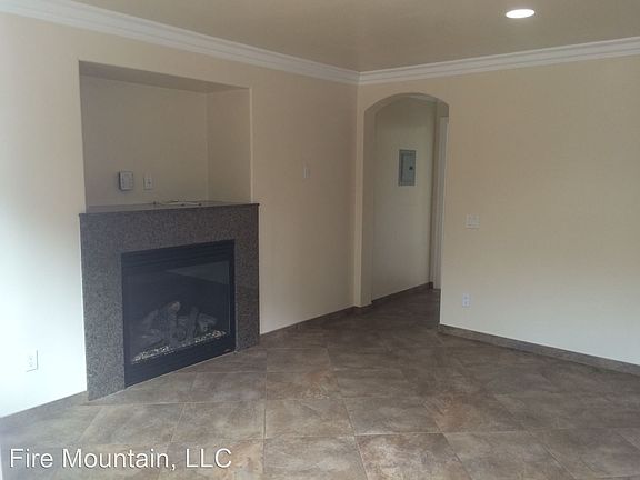 4th image of 2486A Birchwood Way