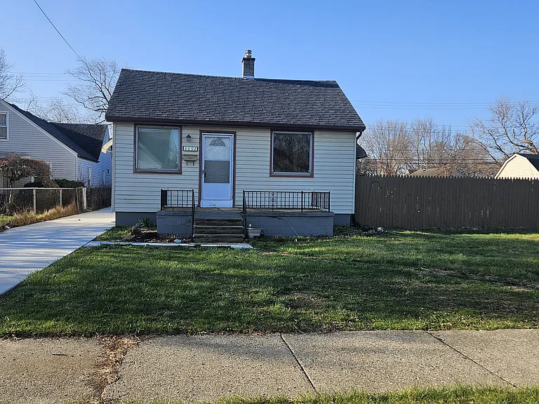 8092 Jewett Ave — Photo 1