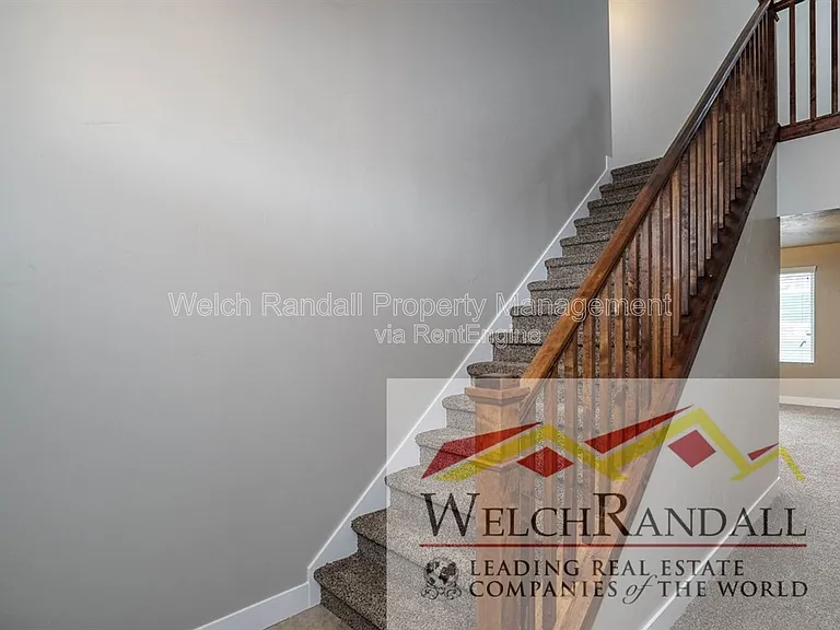2542 S Andover St — Photo 14