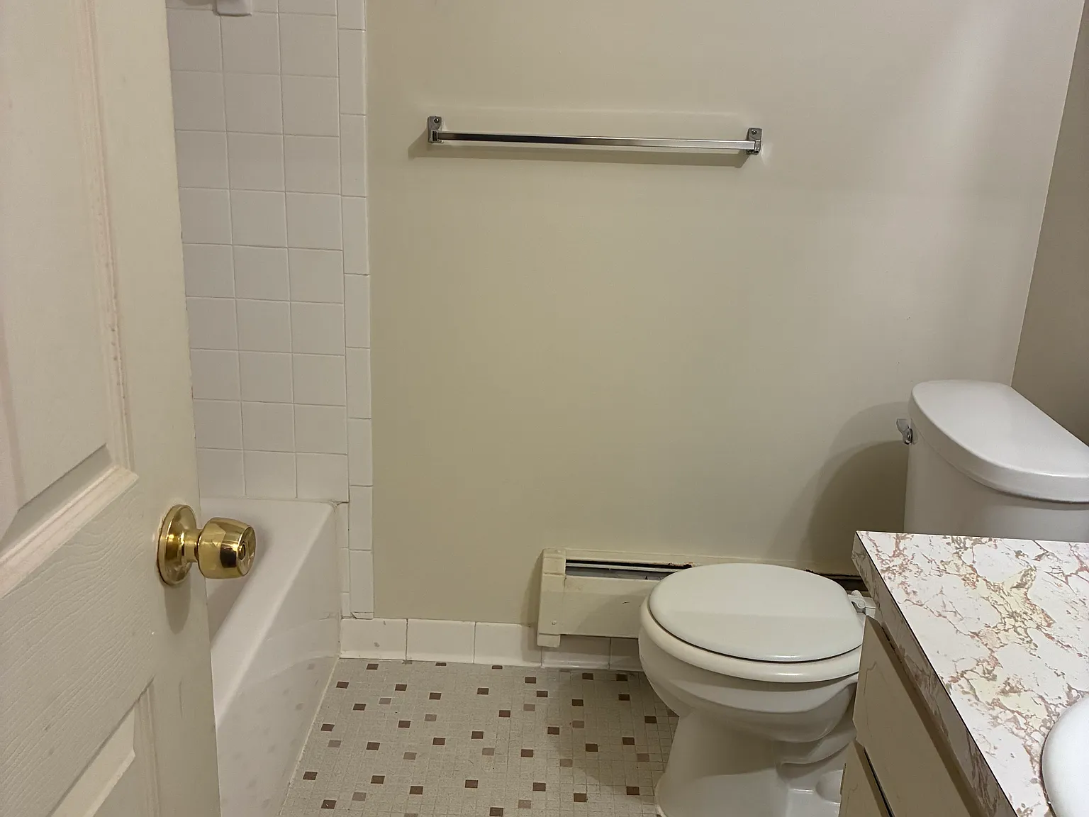 1 bed, 650 sqft, $850 — Photo 3