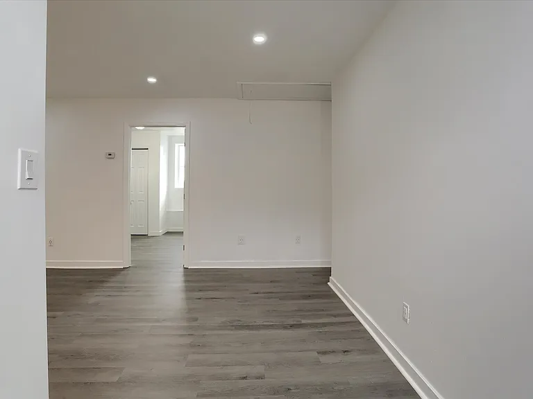 754 N Railroad St — Photo 10