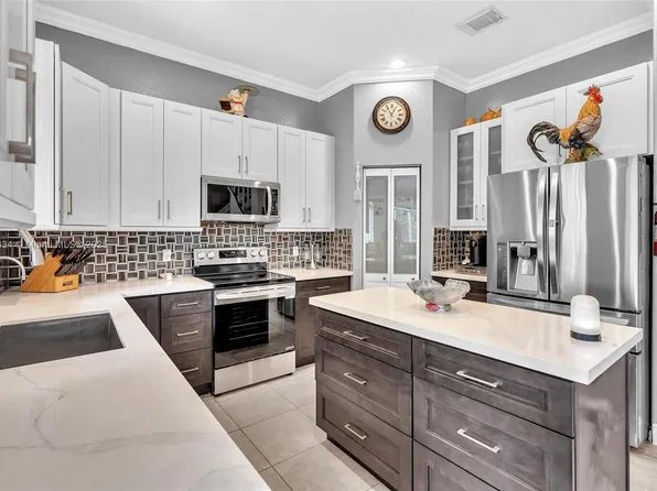 7738 NW 17th Pl, Pembroke Pines, FL 33024