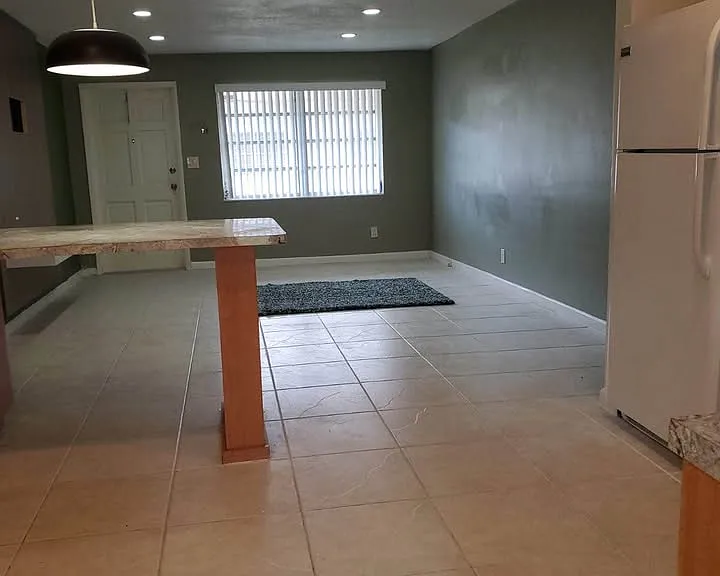 1881 SW 44th Ave #2 — Photo 2