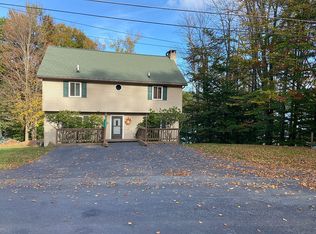 302 Laurel Ln, Greentown, PA 18426