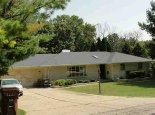 1758 Valencia Dr, Rockford, IL 61108