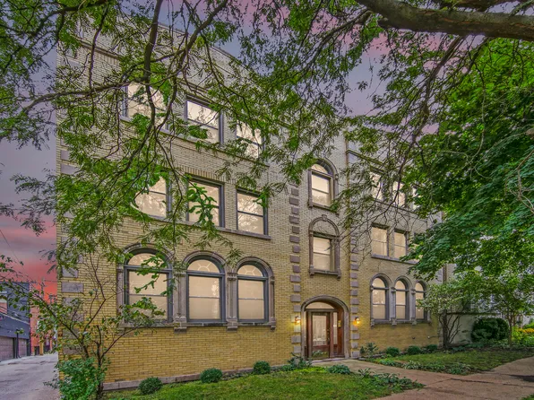 2332 W Farwell Ave #3W, Chicago, IL 60645