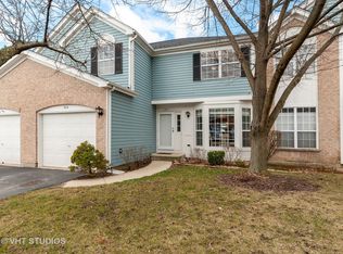 154 Wellington Cir, Gurnee, IL 60031