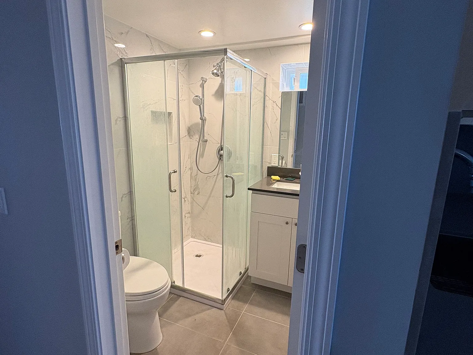 2 bed, 580 sqft, $3,300 — Photo 4