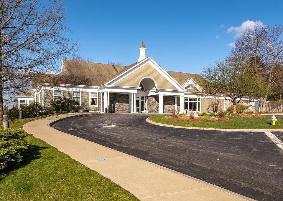 Sky Meadow Apartments - Nashua, NH | Zillow