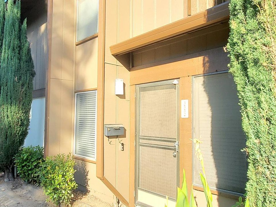 1st image of 3552 Larchmont Square Ln