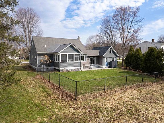 4th image of 34 Hillcrest Road