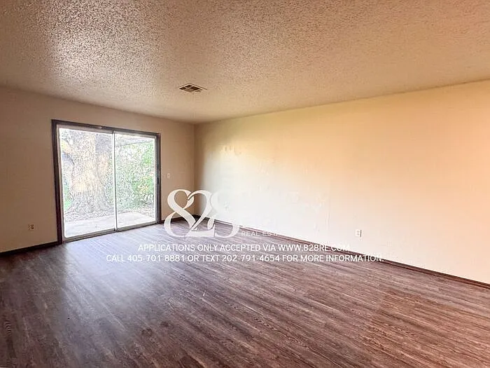 4103 N Oak Grove Dr — Photo 15