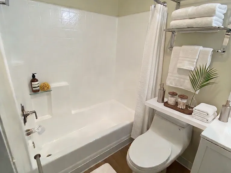 10231 Pinewood Ave — Photo 5