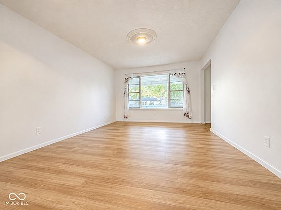 3rd image of 5631 Somers Dr