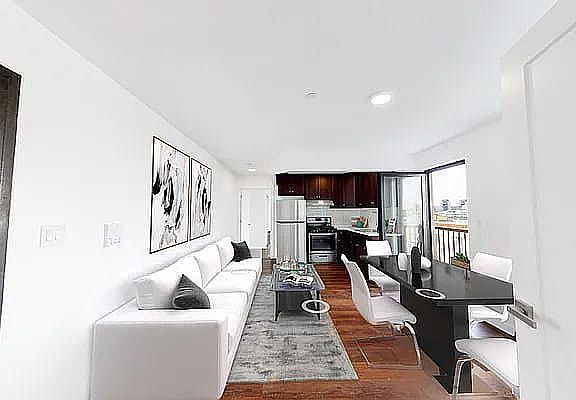 4th image of 874 Willoughby Ave #708