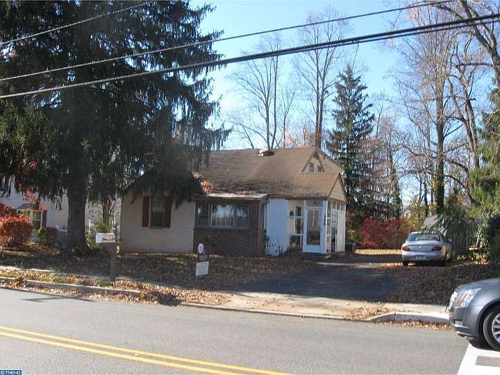 2nd image of 244 Park Ave
