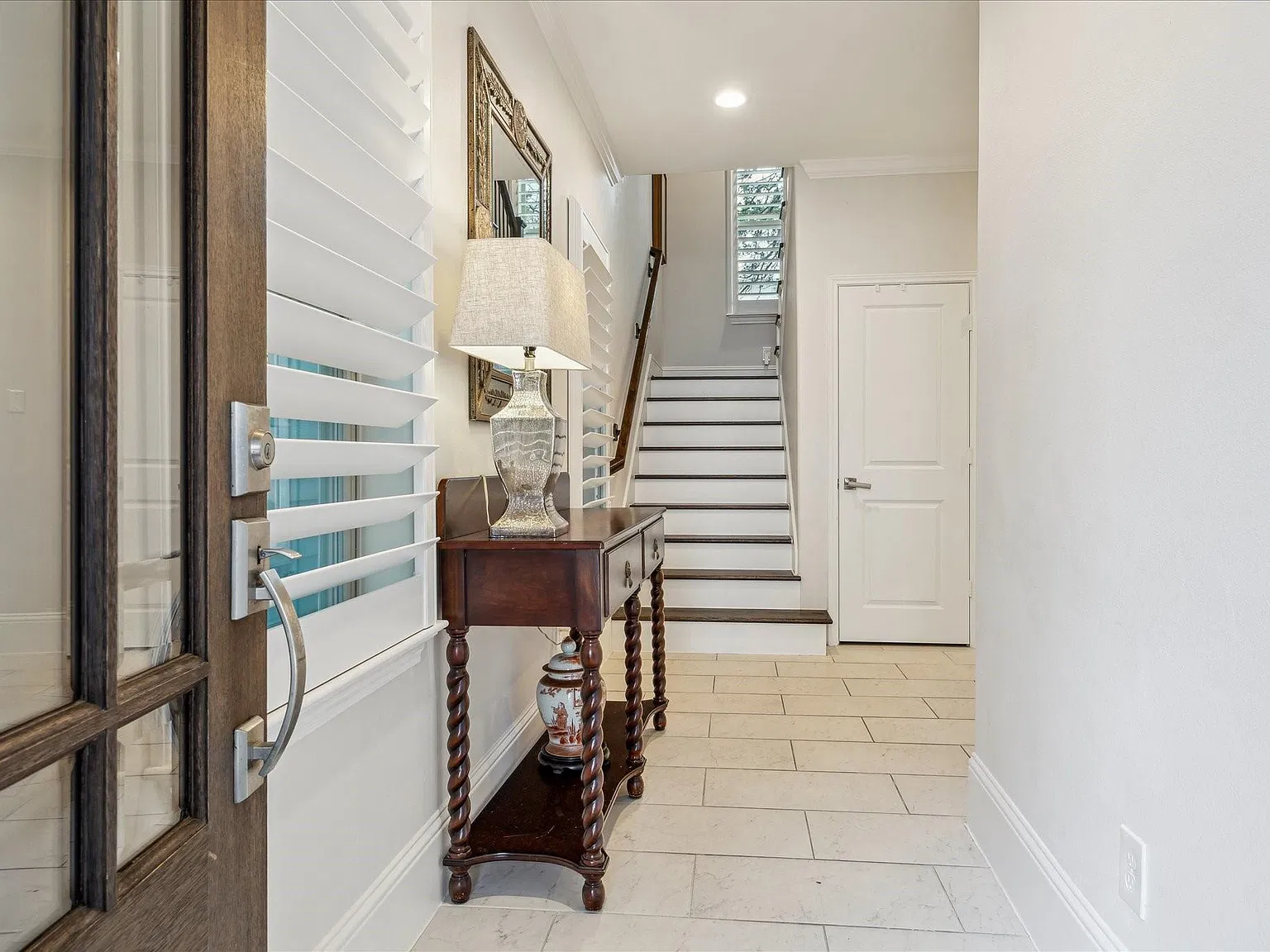 3 bed, 3.5 bath, 2492 sqft, $3,550 — Photo 4