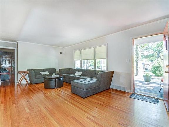5th image of 9712 Belleview Ave