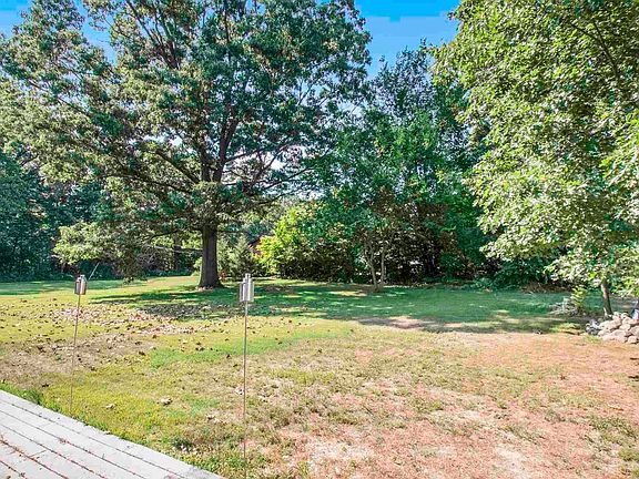 3rd image of 30697 N Shore Dr