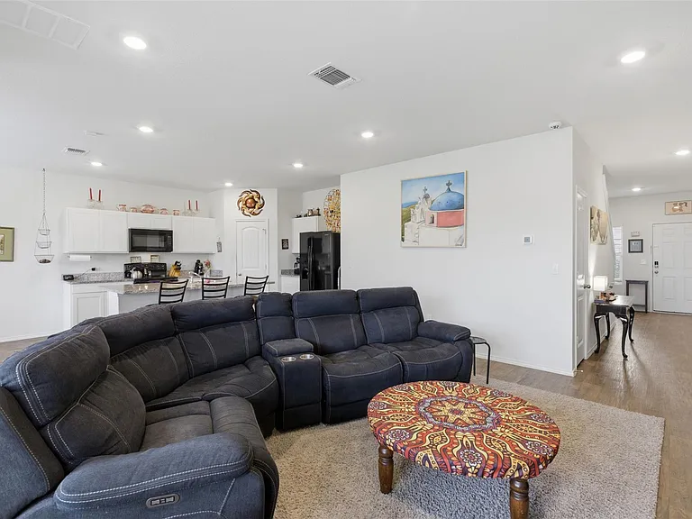 19017 Romano Dr — Photo 9
