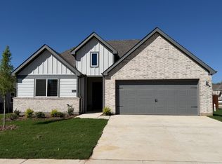 6013 Freedom Dr, Lindale, TX 75771