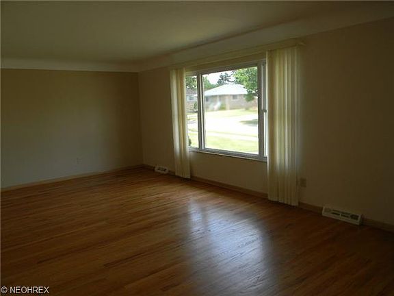 5th image of 5266 E 100th St