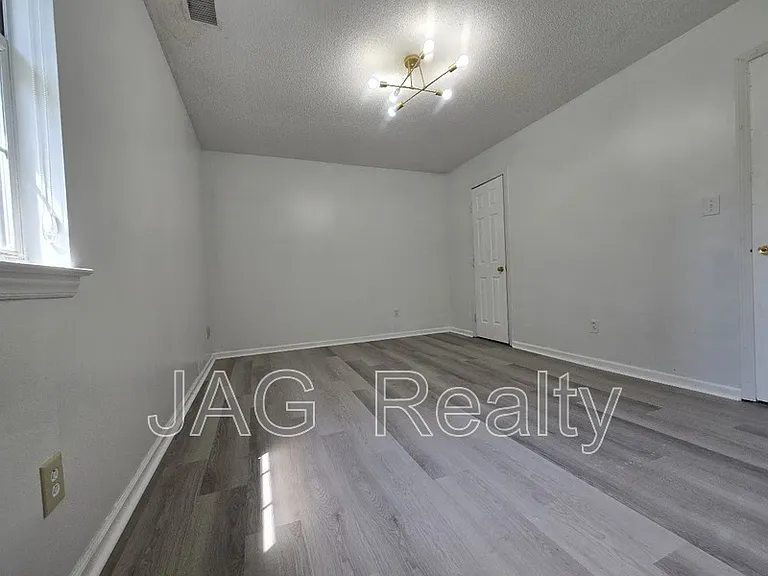 2601 Briar Trail Ct — Photo 5
