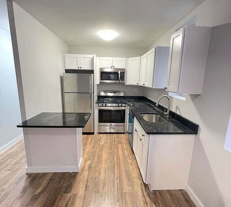 1st image of 262 Halsey St #B1