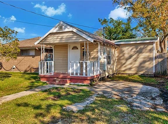 2nd image of 431 Avenue L